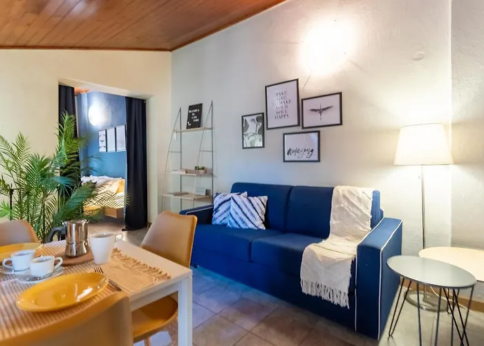 Blue Attic - Historical Como City Center By Rent All Como