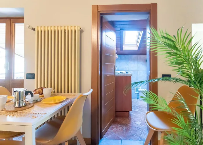 Blue Attic - Historical Como City Center By Rent All Como