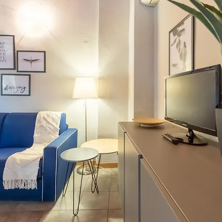Blue Attic - Historical Como City Center By Rent All Como Exterior photo
